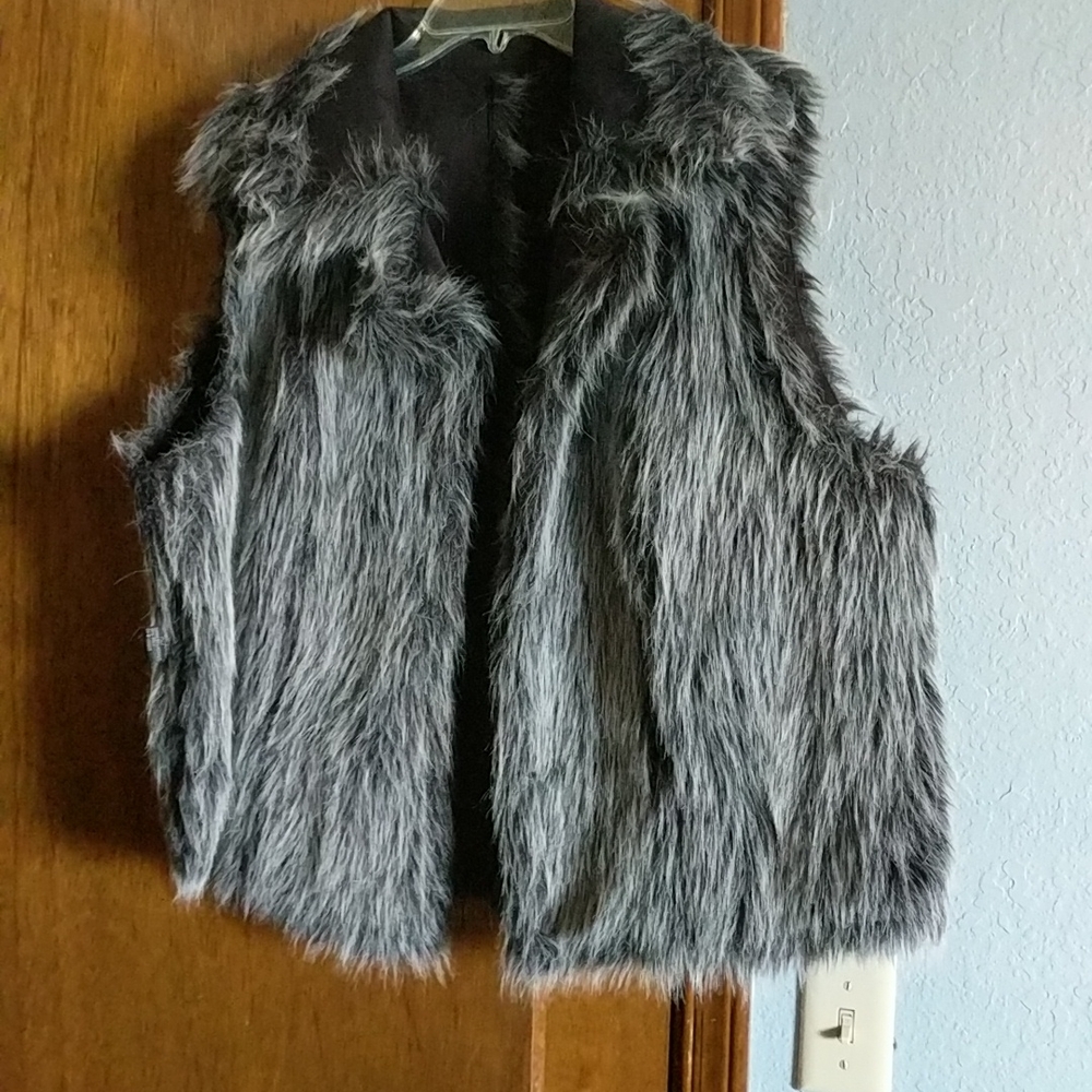 Stunning Faux Fur Vest by Capri XL